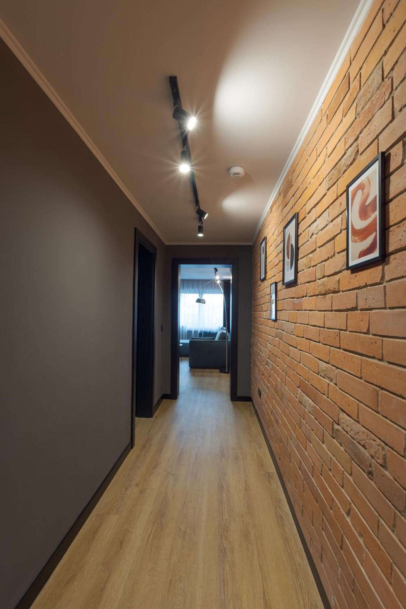Apartment B18 *