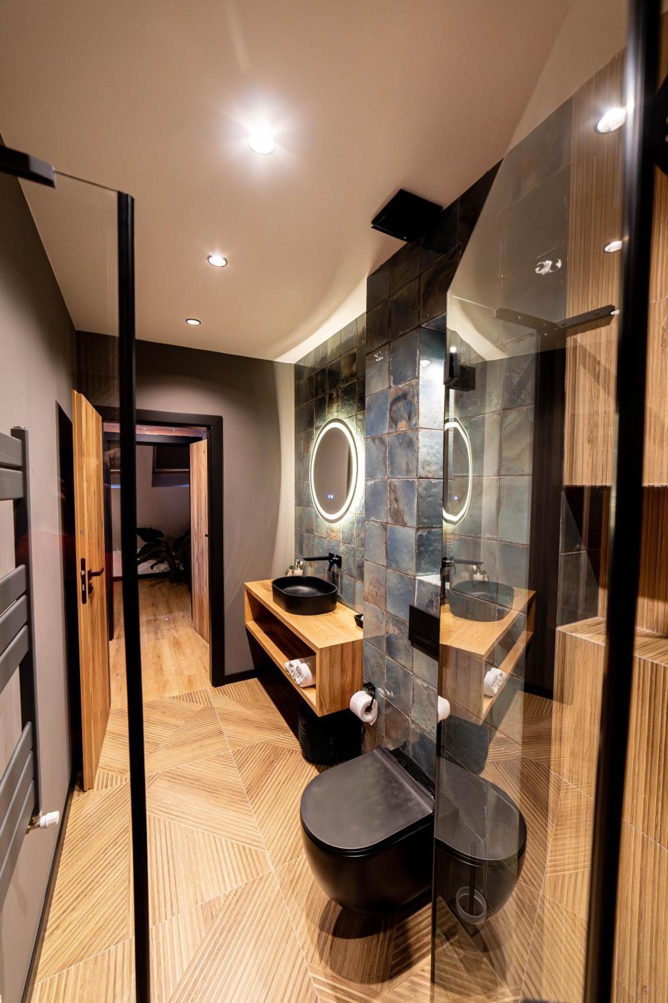 Apartment B18 *